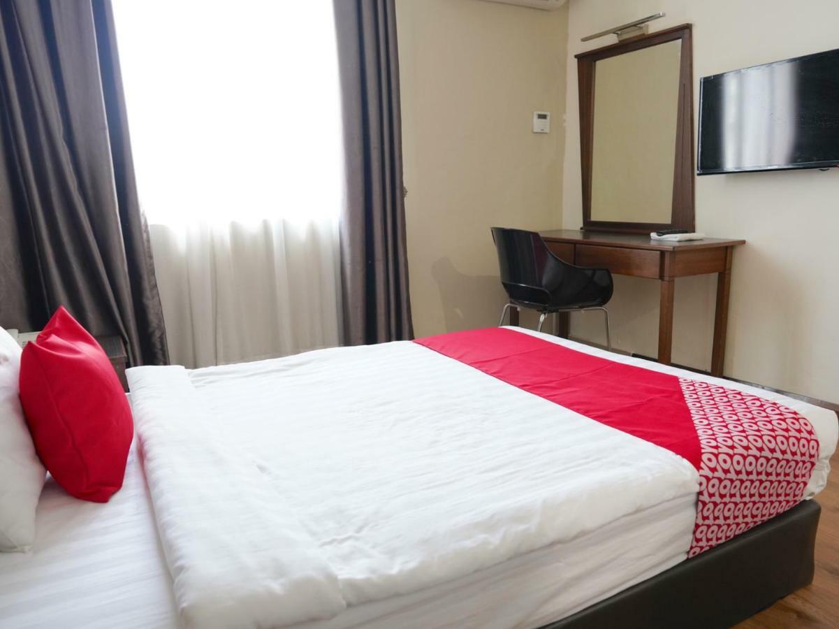 Oyo 43987 Season Inn Bintulu Exterior photo