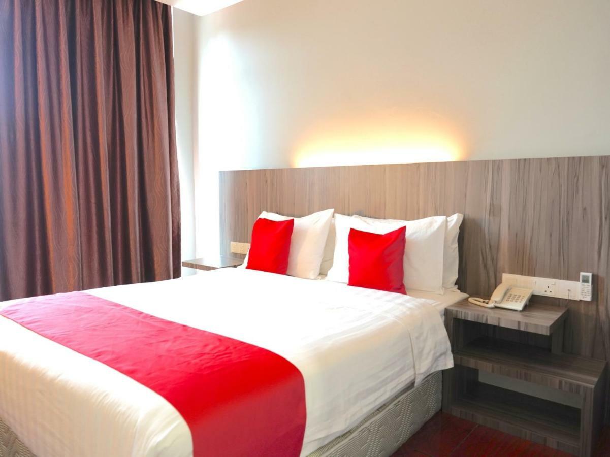 Oyo 43987 Season Inn Bintulu Exterior photo